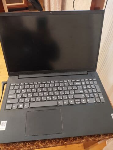 Masaüstü kompüterlər və iş stansiyaları: Lenovo 15.6" noutbuk Xüsusiyyətlər: - Ekran: 15.6" mat panel, dar — 4