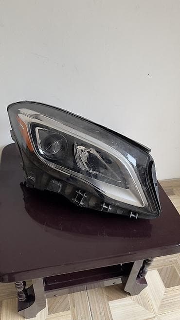 Sağ, Yaxın və uzaq vuran işıqlar Mercedes-Benz, 2017 il, Orijinal, İşlənmiş