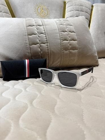 ackiler: Gün eynəyi, Tommy Hilfiger, İşlənmiş — 1