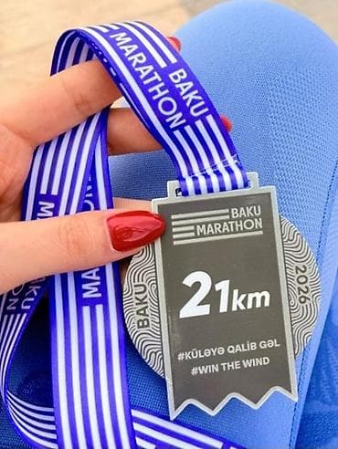 kubok: Bakı Marathonu 21 km medalı - Dizayn: dairəvi metal medal, alt — 1