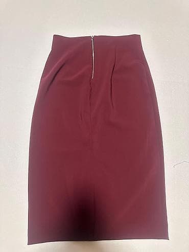 koja yubka modelleri: Bordo rəngli qələm ətək - Model: klassik qələm kəsim, dizə yaxın — 1