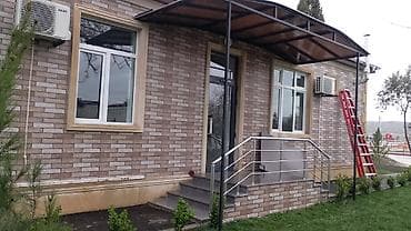 Polikarbonat örtüklü giriş üçün səkiüstü tent konstruksiyası -