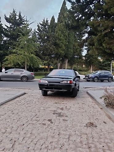 baqaj: Satılır: Qara rəngli 5 qapılı hetçbek. Ön/arkada optikalar standart — 2
