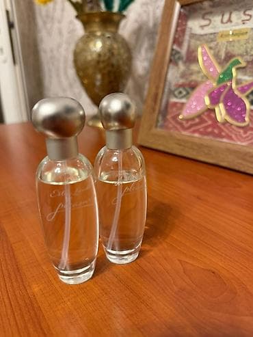Oriqinal Estee Lauder Pleasure 30 ml ətirlər satılır. Bir flakon az