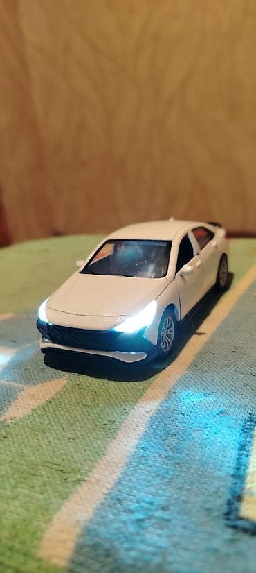 Wekilde Gorduyunuz Ağ Elantra 2021-dan 2024 kimi Olan Modelidi Satiram