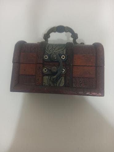 Dekorativ mini sandıq/kasseti - Material: ağac və metal kombinasiyası