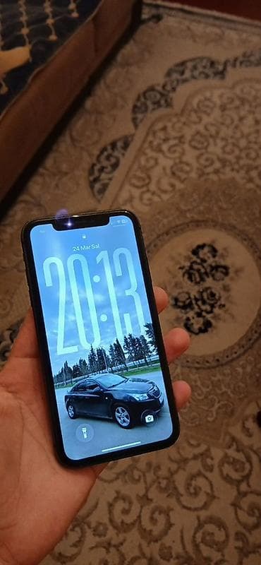 d 90 nikon: IPhone 11, 64 GB, Qara — 1