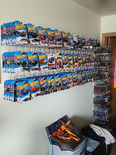 İdman və hobbi: 100-ə yaxın Hot Wheels modeli satılır. modellər üçün yaza bilrəsiz — 1
