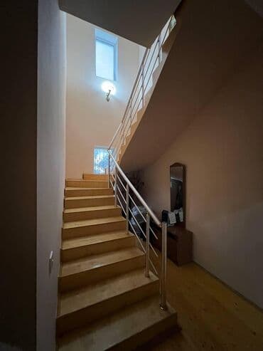 nugedi 2 kiraye evler: Geniş və işıqlı otaqlar, taxta döşəmələr və pəncərələrdə jalüz — 6