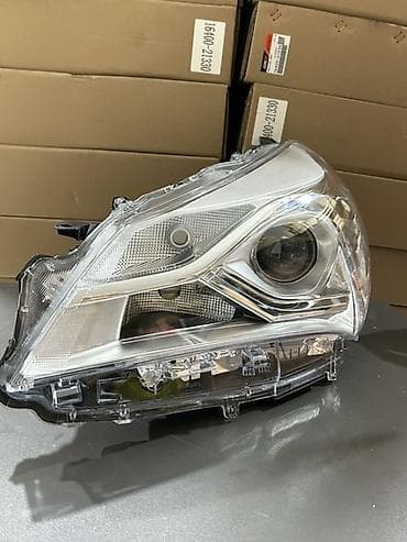 Toyota Vits ön fara 81170-52L60 Alternativlər: * 81170-52L61 *