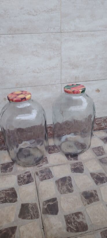 10 litrlik balonlar turshu saxlamaqa sirke caxir tutmaqa yarayir 2 sin