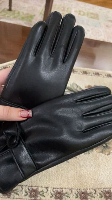 Toy paltarları və aksesuarları: Təzə əlcəklər, heç geyinilməyib. S razmer olar. Qadın üçün — 1