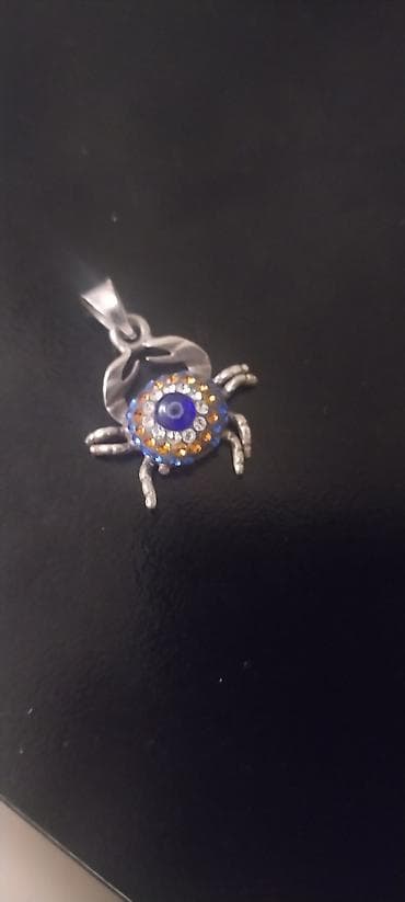 gümüş klon: Kəpənəkvari deyil, xərçəng (yengec) fiqurlu asma kulon. - Material — 2
