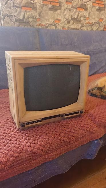 Vintage qara-ağ televizor – Ufon 31TB-407 - Model: UFON 31TB-407