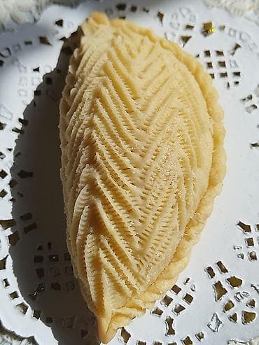 İçkilər: Əl işilə hazırlanan milli şirniyyat dəsti. - Şəkilbura: nazik və — 3