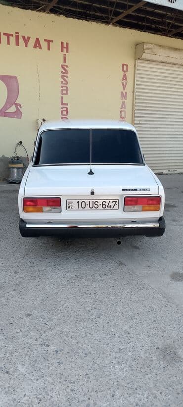 vaz 2103: LADA 2107 sedan – klassik ağ rəngli, 4 qapılı, arxa ötürücülü model — 4
