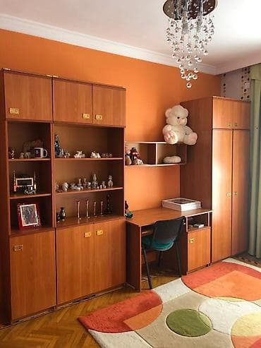 trişotka açar dəsti: Uşaq/yeniyetmə otağı üçün mebel dəsti və 2 ədəd qara T‑şört Mebel — 1