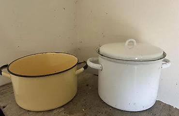 Məhsul: Emallı qazanlar dəsti Təsvir: - 3 ədəd klassik emallı metal