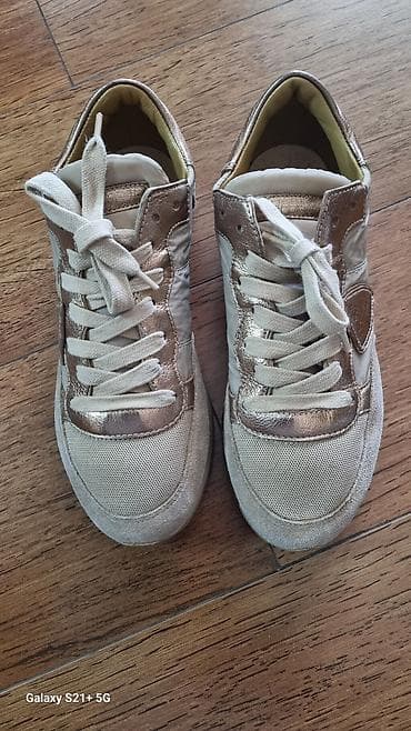 krasovkalar qadin ucun: Ölçü: 35.5, rəng - Bej, İşlənmiş — 2