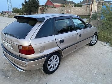 4 bolt r16: Opel Astra: 1.6 l | 1996 il Hetçbek — 3