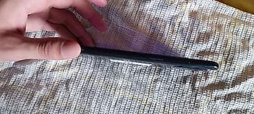 surface pro: Redmi smartfon Qara rəngli Redmi smartfon. Şəkillərdən göründüyü kimi — 2