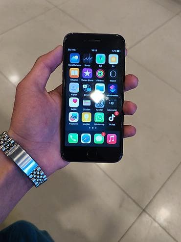 iphone telefonları: IPhone 8, 64 GB, Qara, Barmaq izi — 2