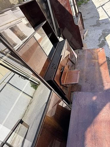 Mebel dəsti – klassik ağac işləmələri Satılır: retro üslubda, tünd