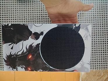 Elektronika: Xbox Series S oyun konsolu – xüsusi tematik vinil örtüklə Komplekt: - — 2