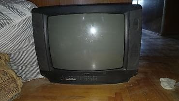 Retro məişət və mebel dəsti - Kineskop tipli televizor: Ön paneldə