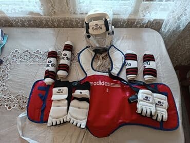 Taekvondo qoruyucu dəst Brendlər: Daedo və Adidas. Dəst tərkibi: -