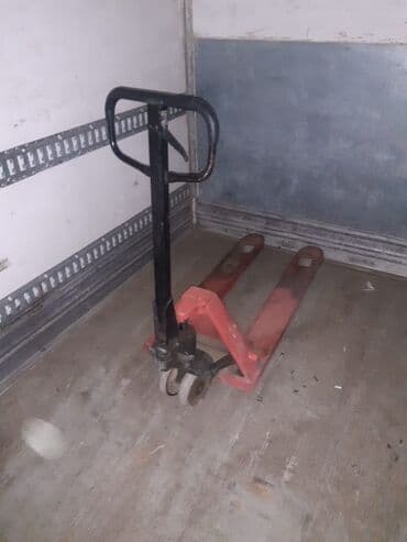 Salam qırmızı 2. 5 sarı 3.8 tonluq işlək vezyetde qiymətde razılaşmaq