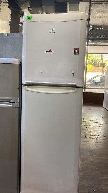 2 qapılı Indesit Soyuducu Satılır, rəng - Ağ