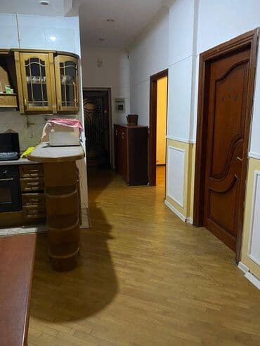 yeni yasamalda yeni tikili binalar: Nəsimi rayonu,Zorge Parkina yaxın. 3 mərtəbəli binanın 1-ci — 3