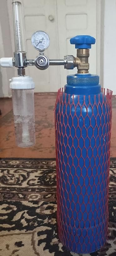 Çəkiclər, kuvaldalar: CO2 balonu və reduktor dəsti - Mavi polad CO2 balonu, üzərində — 2