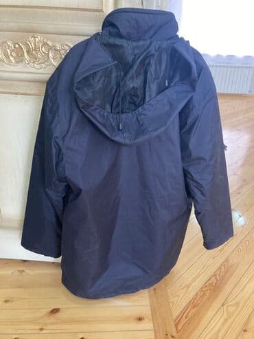 Pencəklər: Kişi üçün kurtka . Tünd göy rəngdədir. Qalındır. İçi sırıqlı. ölçüsü — 2