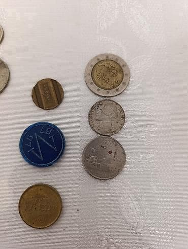 1 dollar: Mövzu: SSRİ və müxtəlif ölkələrdən köhnə sikkələr toplusu Təsvir: - — 6