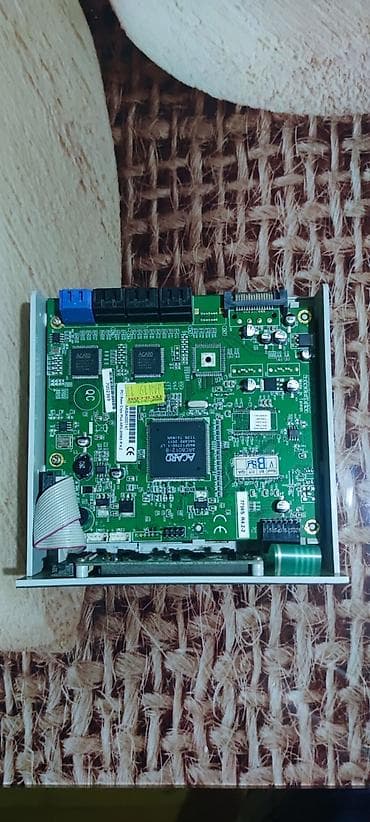 Elektronika: TECH-COM RAID Controller paneli (ön LCD ekranlı) Xüsusiyyətlər: - — 2