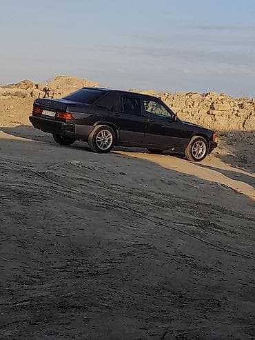 мерседес баку: Mercedes-Benz 190E sedan - Korpus: qara rəng, klassik W201 kuzov - — 7