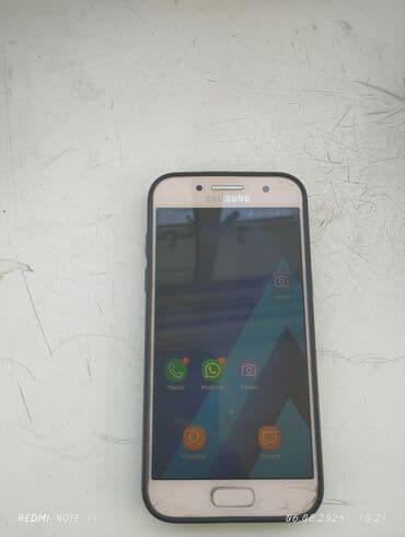 samsung galaxy a3 2015: Samsung Galaxy A3, 4 GB, rəng - Bənövşəyi, Sensor — 1