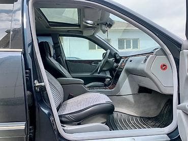 mersedes 2 4: Mercedes-Benz E 320: 3.2 l | 2000 il Sedan — 7