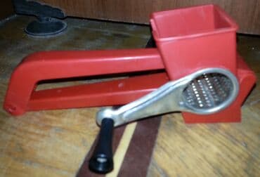 саженцы орехов: Терка предназначена для измельчения в небольших количествах пищевых — 2