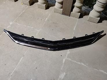 chevrolet malibu spoiler: Chevrolet Malibu üst radiator barmaqlığı — 2