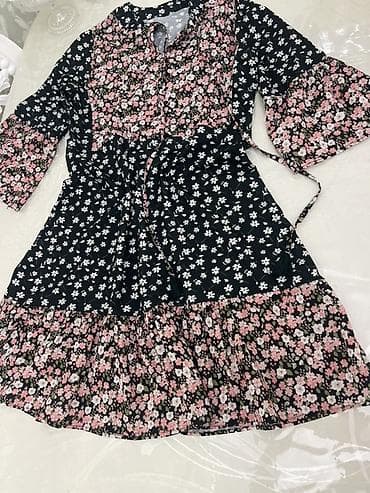 Qadın paltarı – çiçək naxışlı