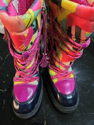 LC Waikiki qış çəkmələri – ölçü 38 - Rəng: çoxrəngli/neon naxışlı üst