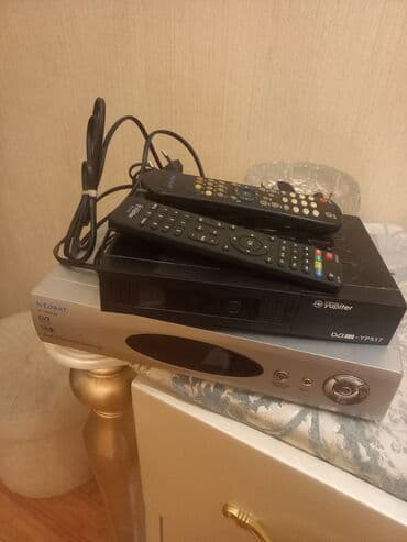 reqemsal tuner: Rəqəmsal peyk qəbuledicisi, iki pult ilə birlikdə. Qəbuledici DVB-S — 1