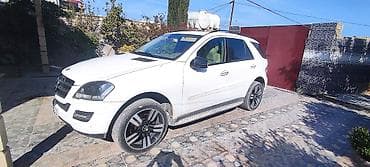 Mercedes-Benz ML-Class (W164) ağ rəngli krossover/SUV Xarici