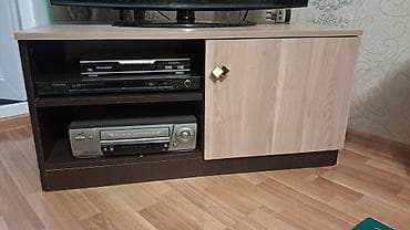 makiyaj stolu: Yataq otağı mebel dəsti Tərkib: - 4 qapılı şkaf – iki orta qapı — 4