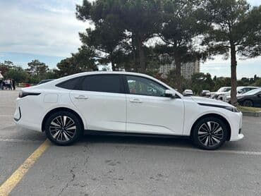 bmw x7 2009: Changan Qiyuan A05: 1.5 l | 2024 il 24085 km Sedan — 7