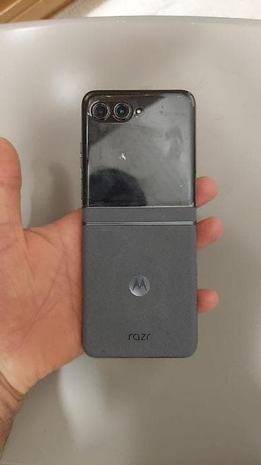 motorolla aura: Motorola Razr 50, 256 GB, rəng - Boz — 1