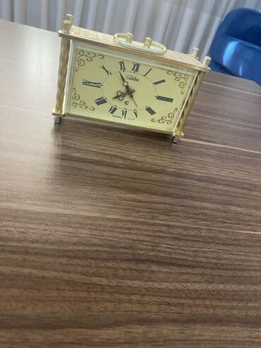 антикварные часы настенные: Taxta korpuslu, retro üslubda dizayn edilmiş masa saatı. Roma — 9